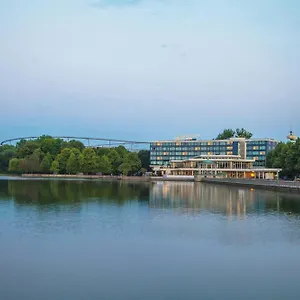 Отель Courtyard By Marriott Maschsee, Ганновер